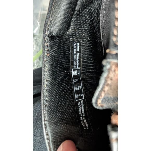 Clarks Womens Cloudsteppers Distressed Ankle Boots 6.5W brown minimalist - Picture 7 of 7